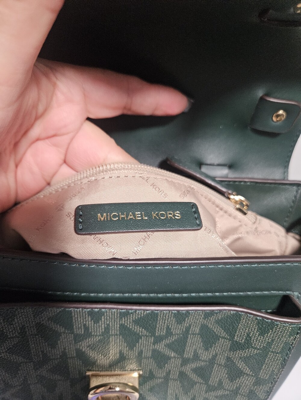 Michael Kors Manhattan Medium Leather Satchel. Racer Green - Picture 5 of 9